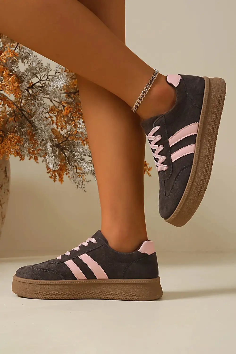 Everyday Leather Lace-Up Casual Sneakers