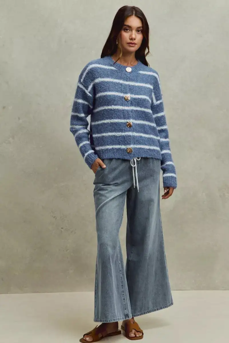 Mid Rise Flare Leg Elastic Denim Jeans