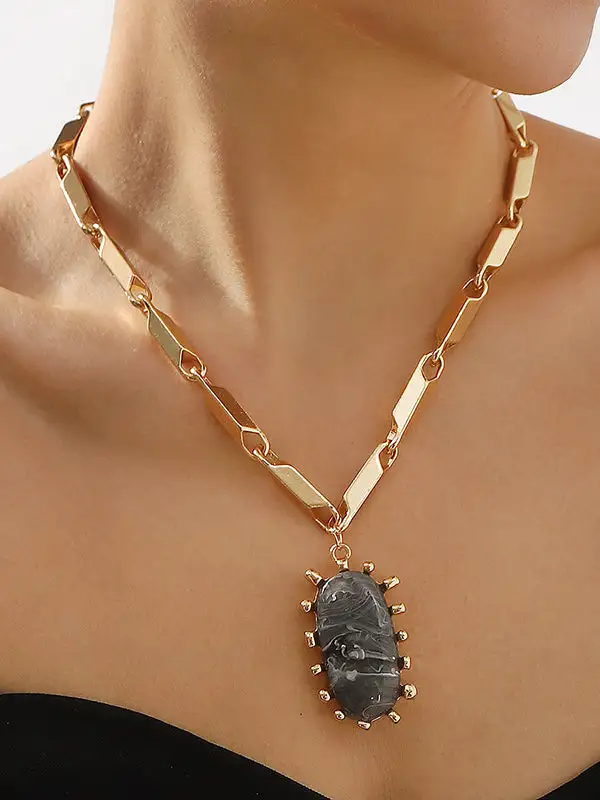 Minimal Chain Geometric Necklace