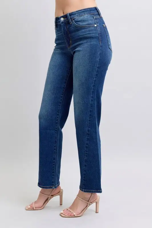 Classic Washed Pocketed Stretch Straight Leg Jeans
