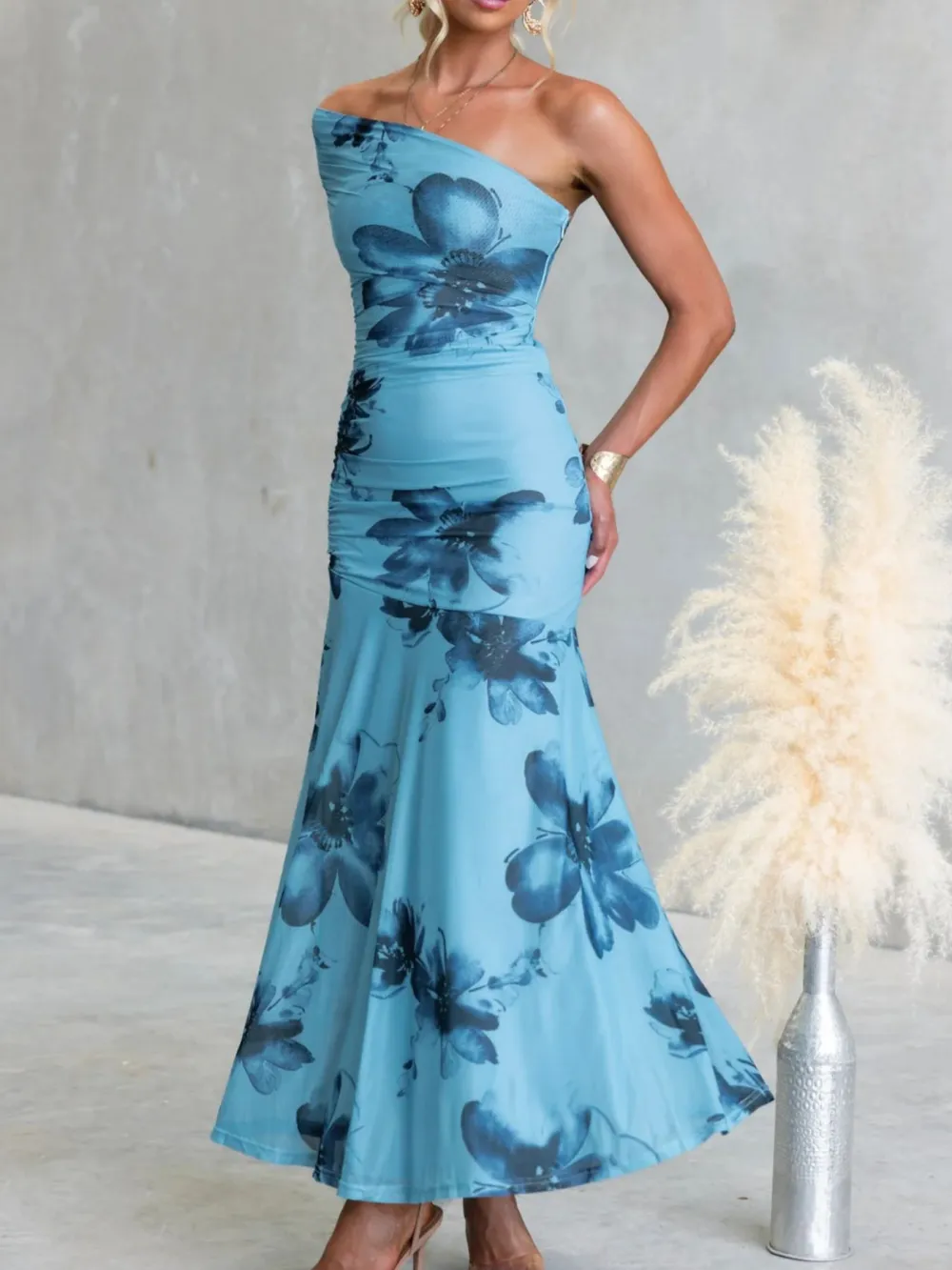 Structured Shape Floral Printed Ruched Maxi Dress