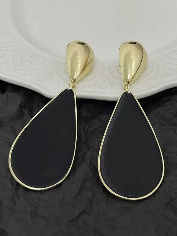 Elegant Floral Accent Earrings