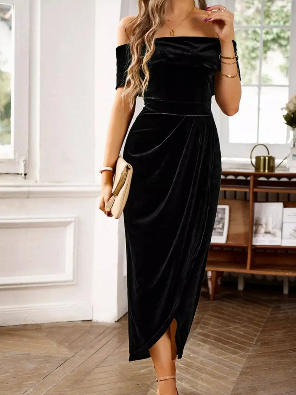 Textured Detail Velvet Ruched Midi Dress