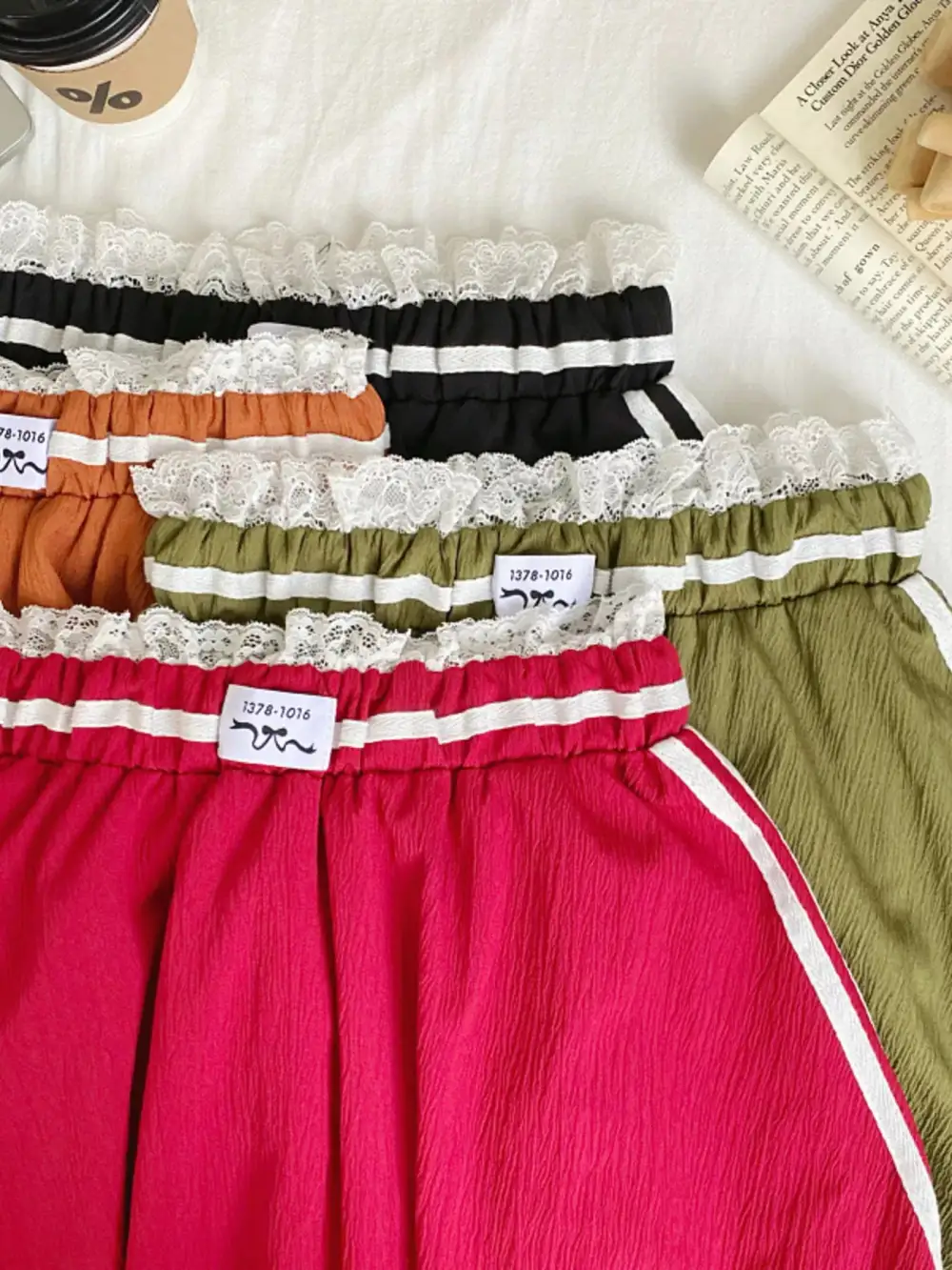Lace Trim Elastic Waist Mini Skirt