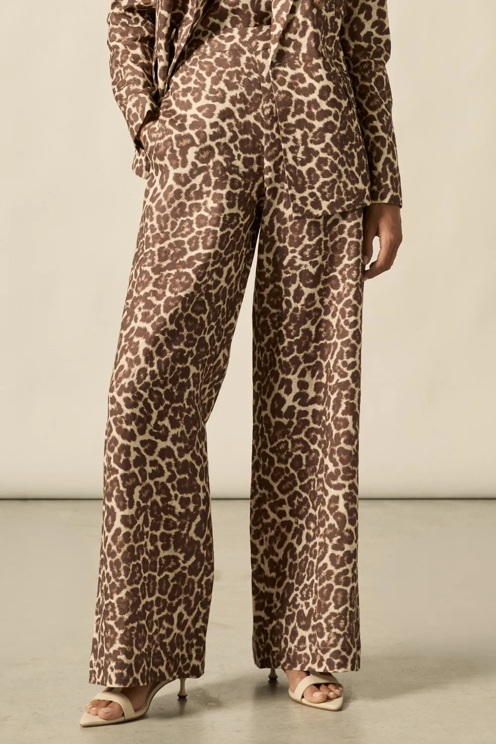Women's Understated Wide Leg Pants