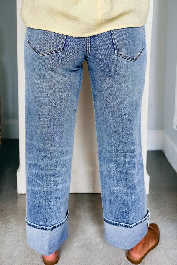 Center Seam Cuffed Hem Straight High Waist Jeans