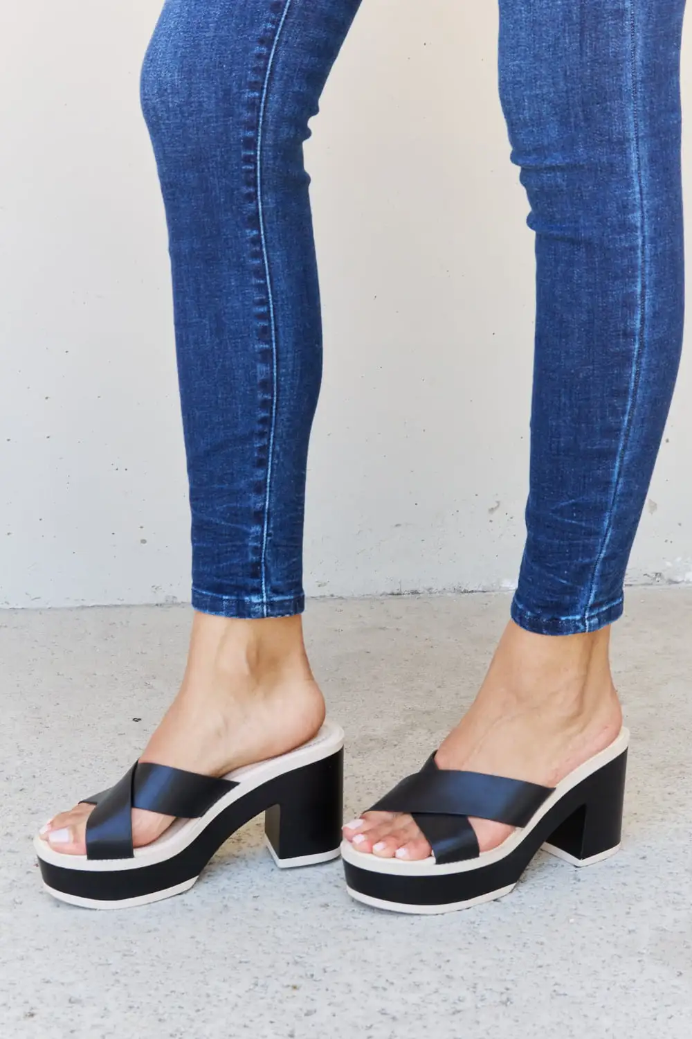 Contrast Platform Sandals