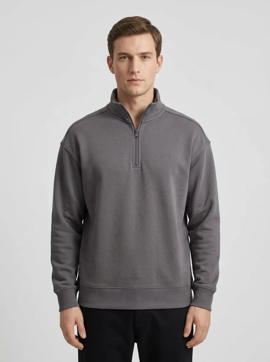 Men's Essential Minimalist Textured Embroidered Emblem Stand-Collar Quarter-Zip Sweatshirt