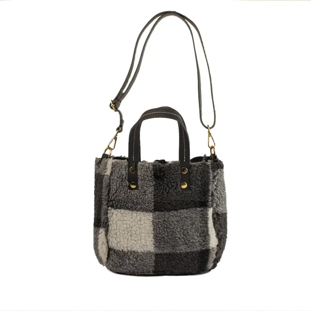 Minimal Weekend Fur Handbag