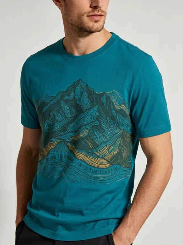Men's Crewneck Alpine Trail Outdoor Adventure Mountain Born To Roam Graphic T-Shirt