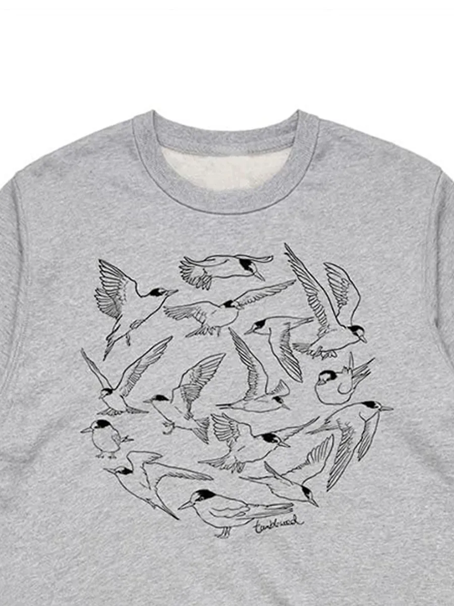 A versatile sports shirt with a simple fairy swan pattern