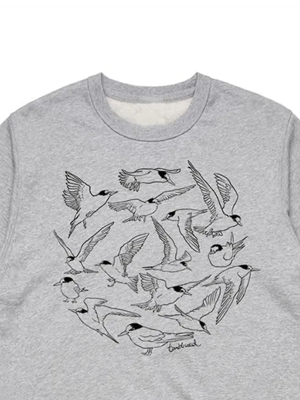 A versatile sports shirt with a simple fairy swan pattern