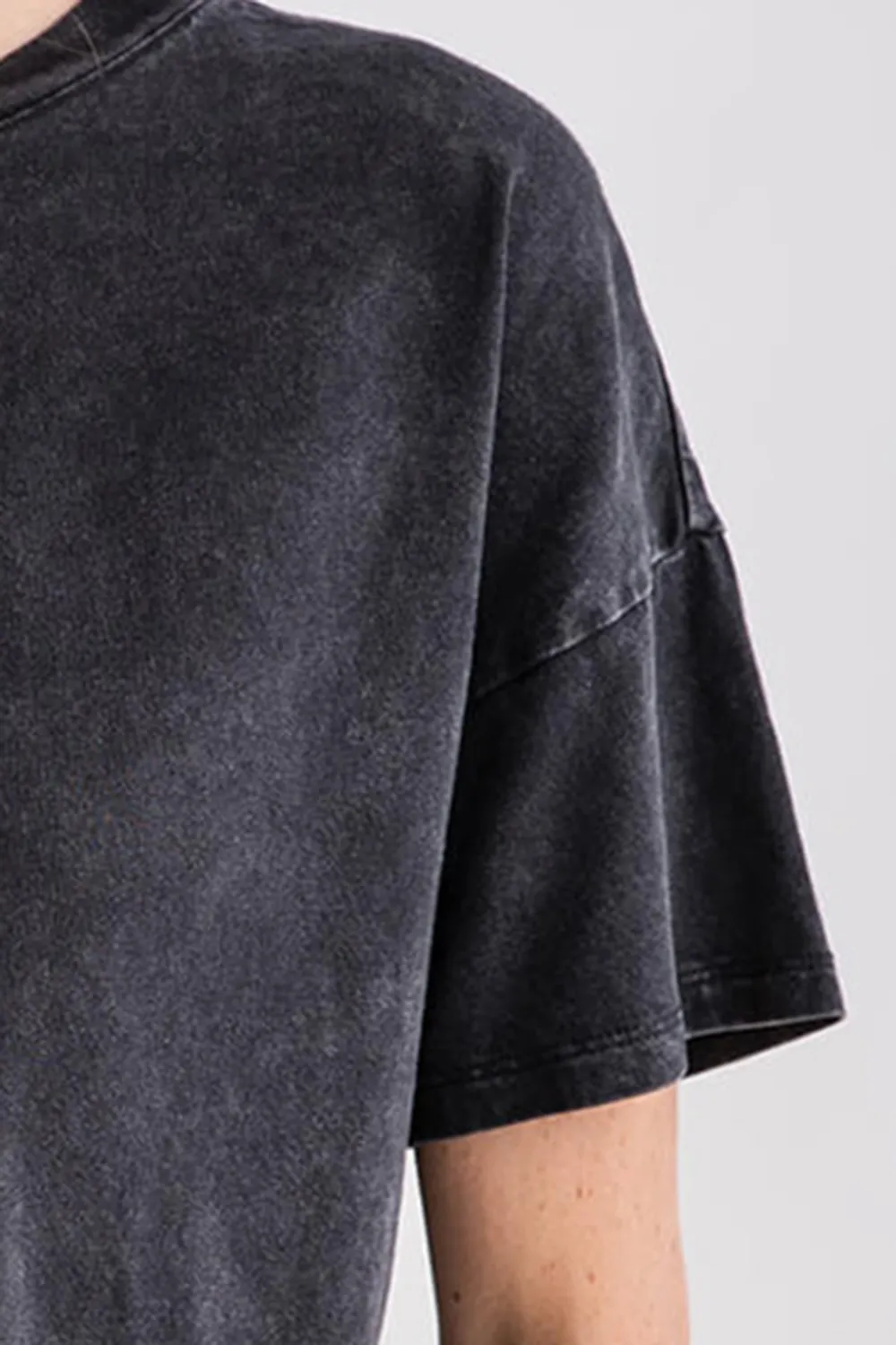 Crew Neck Cropped Tee - black