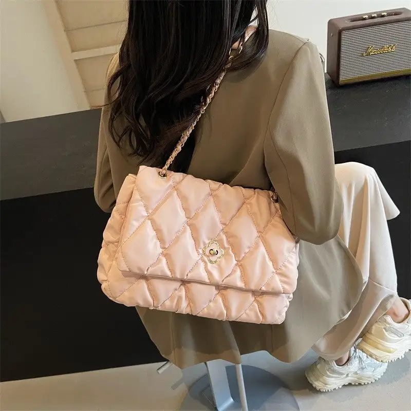 Minimal Retro Crossbody Bag with Pendant