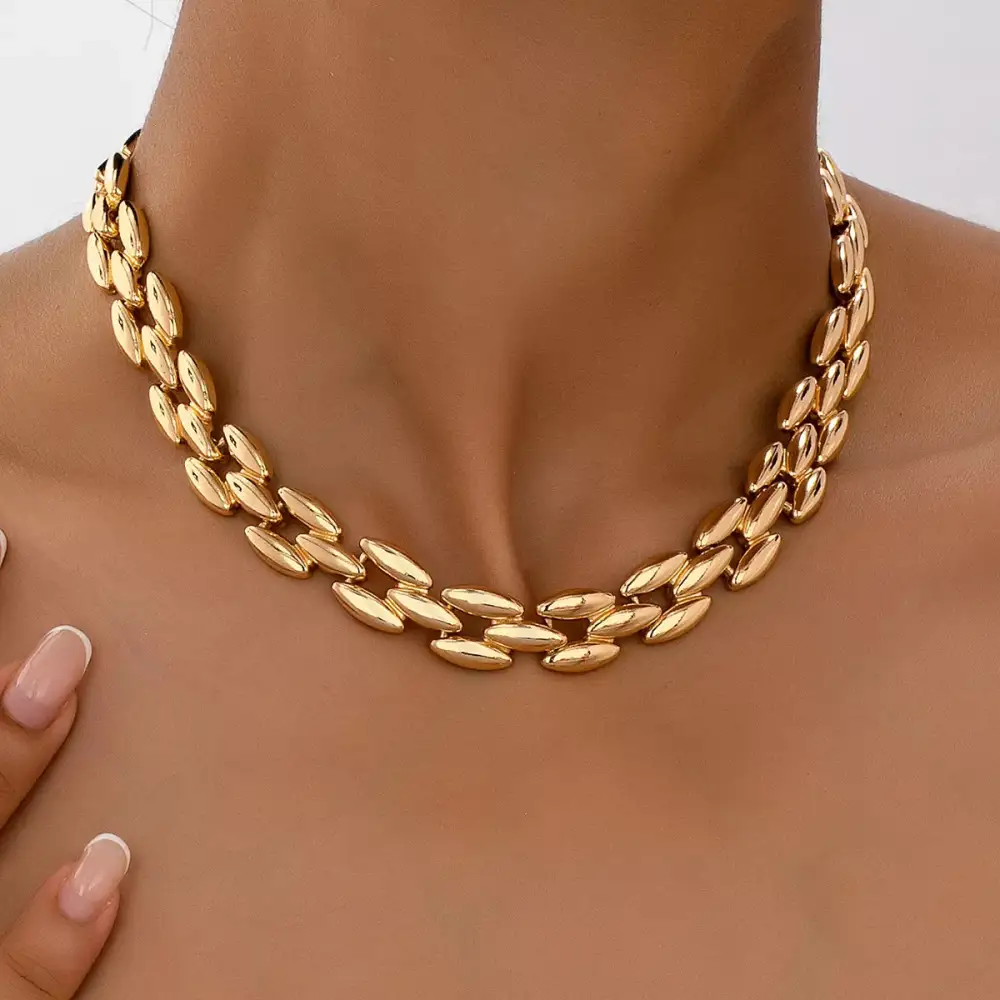 Structured Profile Pendant Necklace