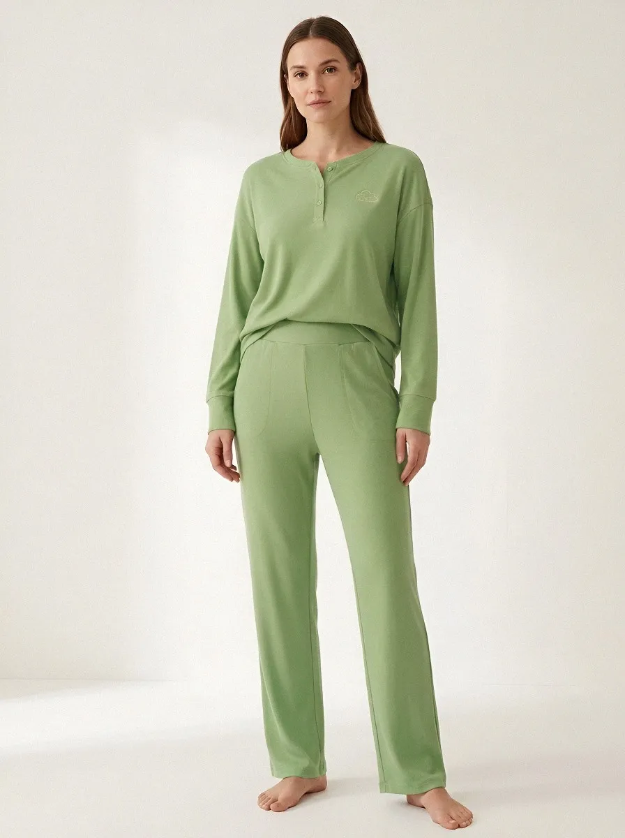 Women's Cloud-Embroidered High-Rise Henley Lounge Set