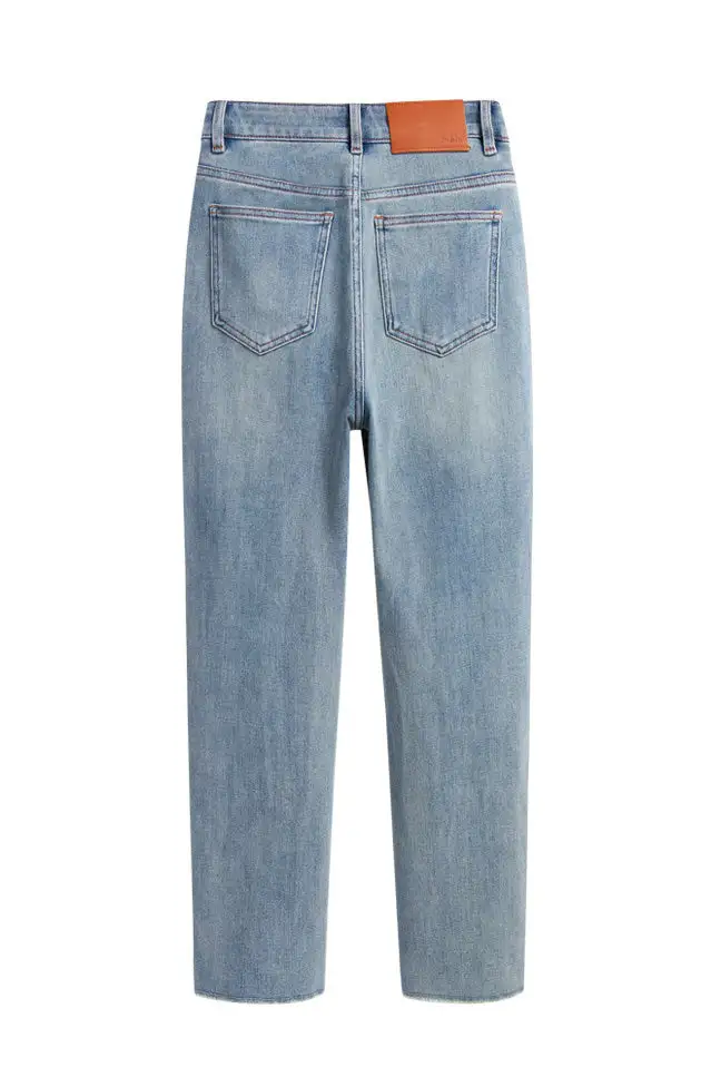 Straight-Leg Cropped Frayed Jeans