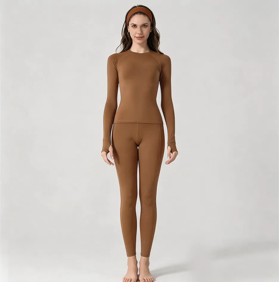 Two-piece set: athletic top with thumbhole and leggings