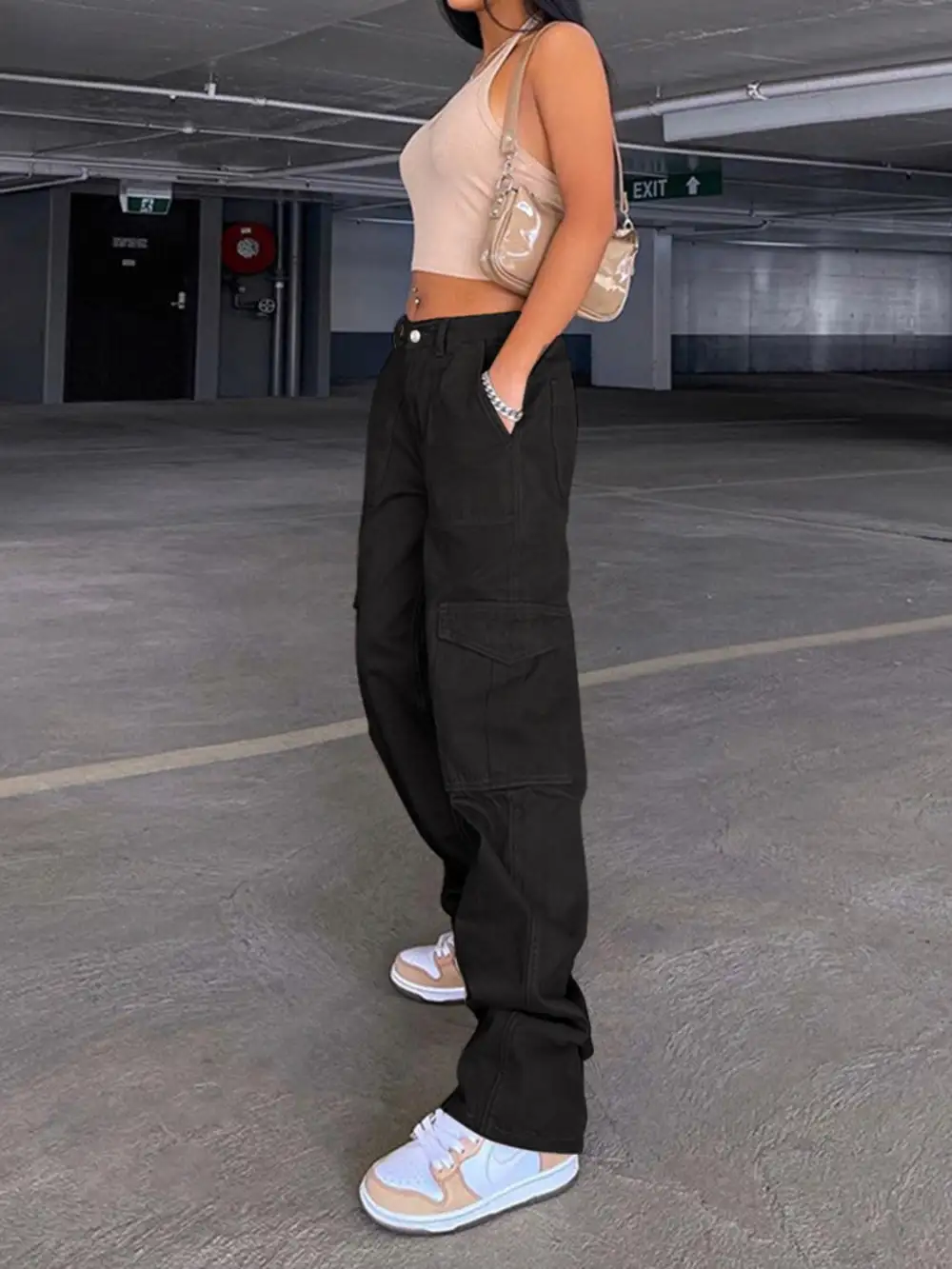 Laid-Back Washed Pocketed Stretch Straight Leg Jeans