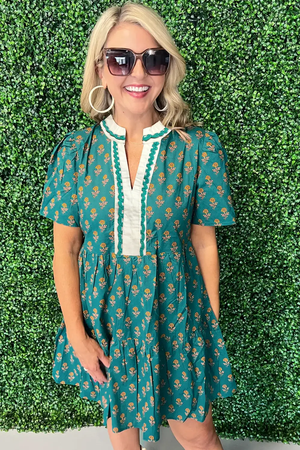Lightweight Feel Floral V Neck Short Sleeve Dress