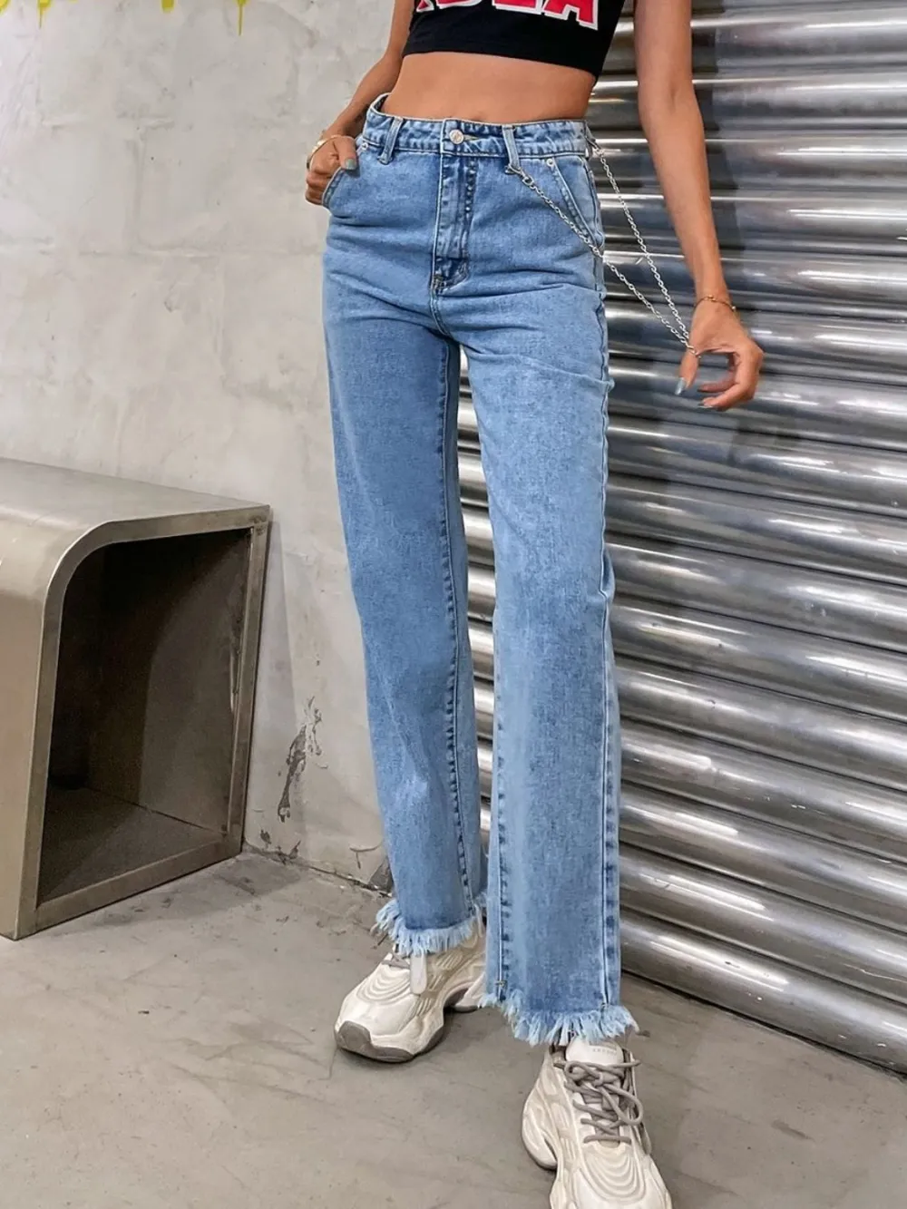 Sharp Raw Hem Pocketed Denim Jeans