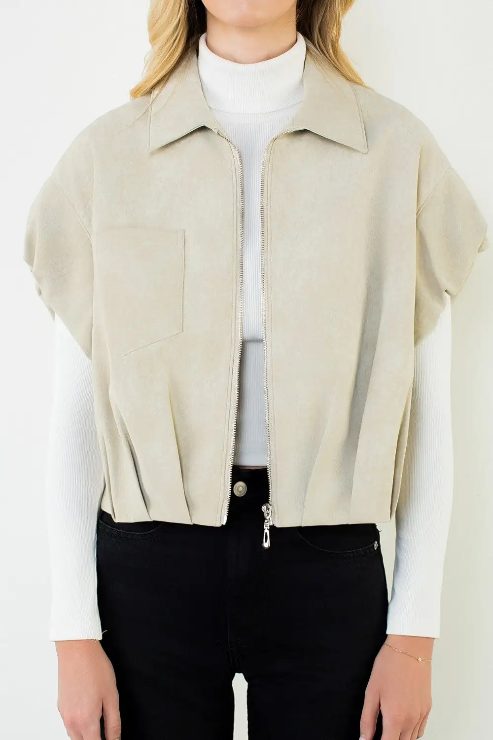 Gathered Sleeveless Jacket