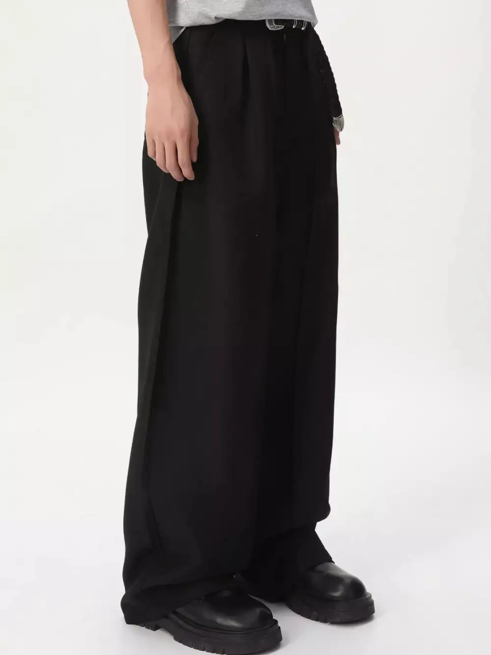 Modern Men's Wide Leg Pleated Pants