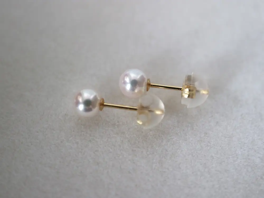 Modern Pearl Stud Earrings
