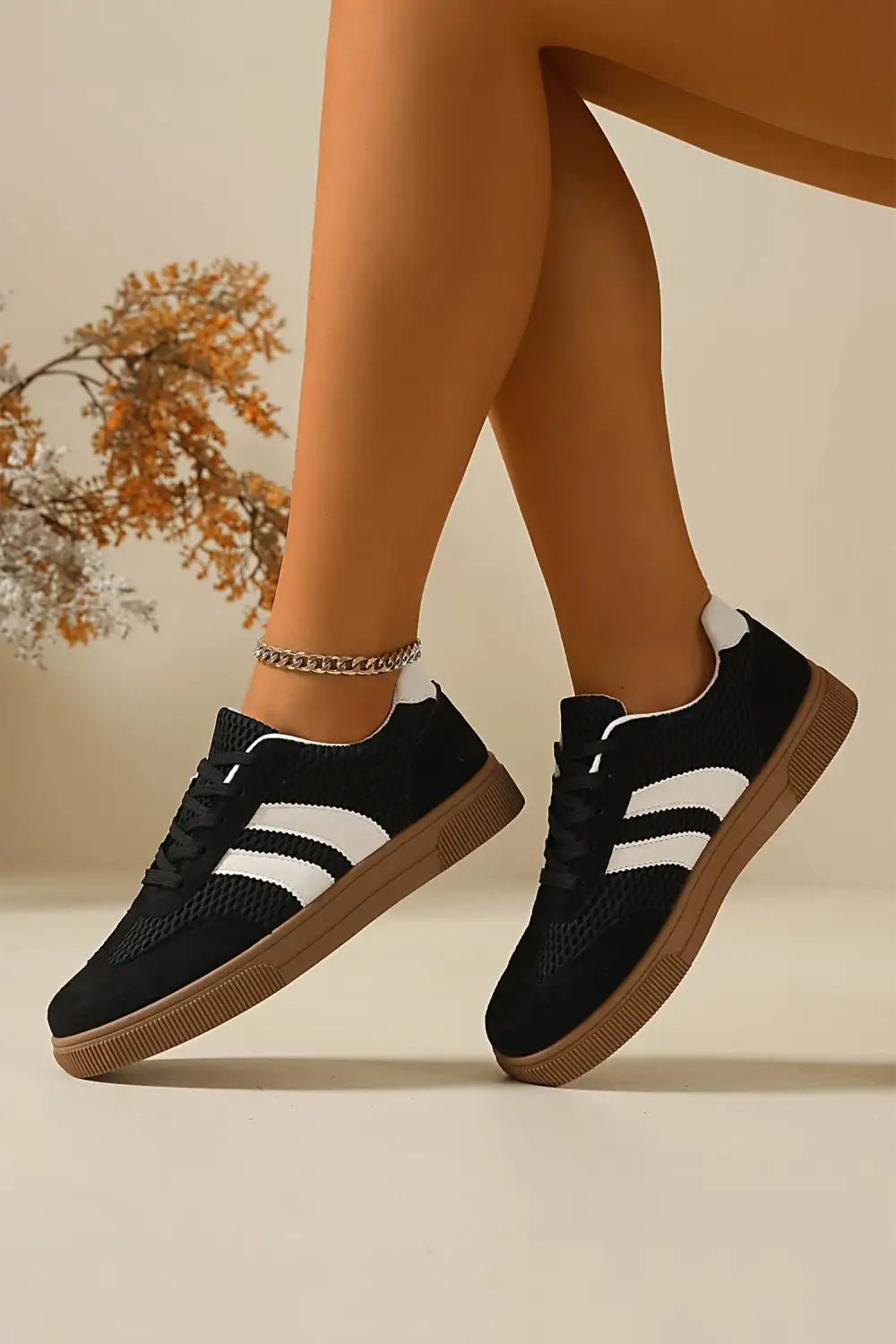 Refined Mesh Patchwork Lace-Up Casual Sneakers