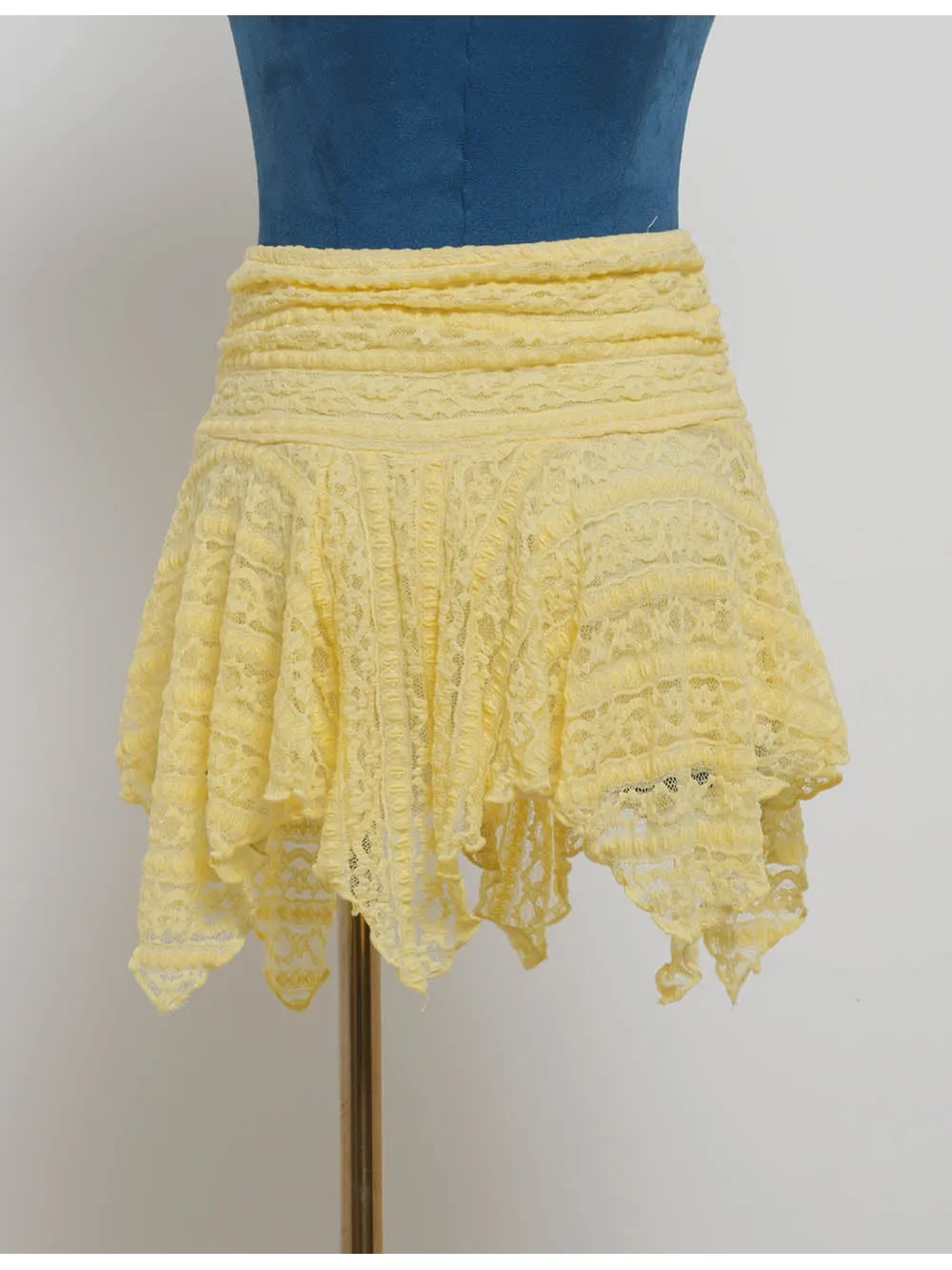 Lace Irregular Hem Elastic Waist Mini Skirt