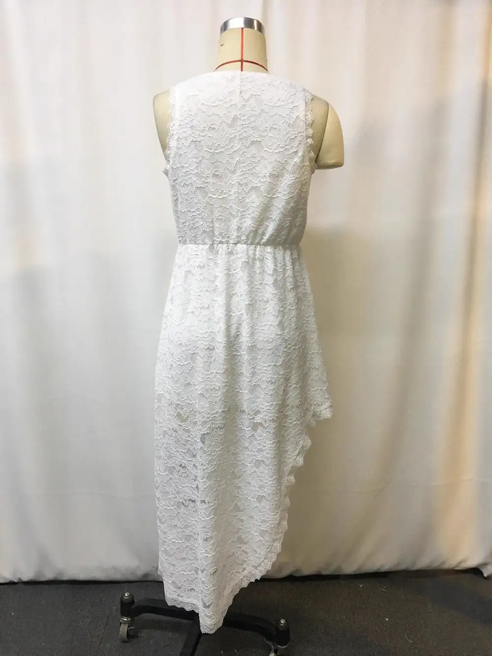 Polished Detail Lace Sleeveless Dress