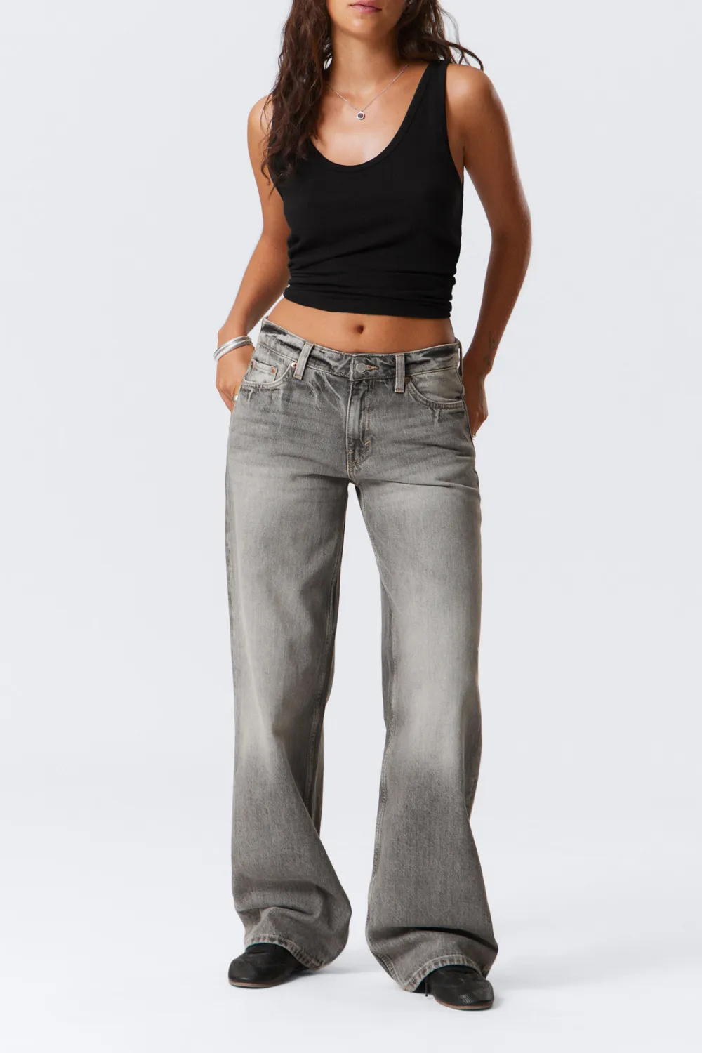 Pocketed Low Waist Jeans