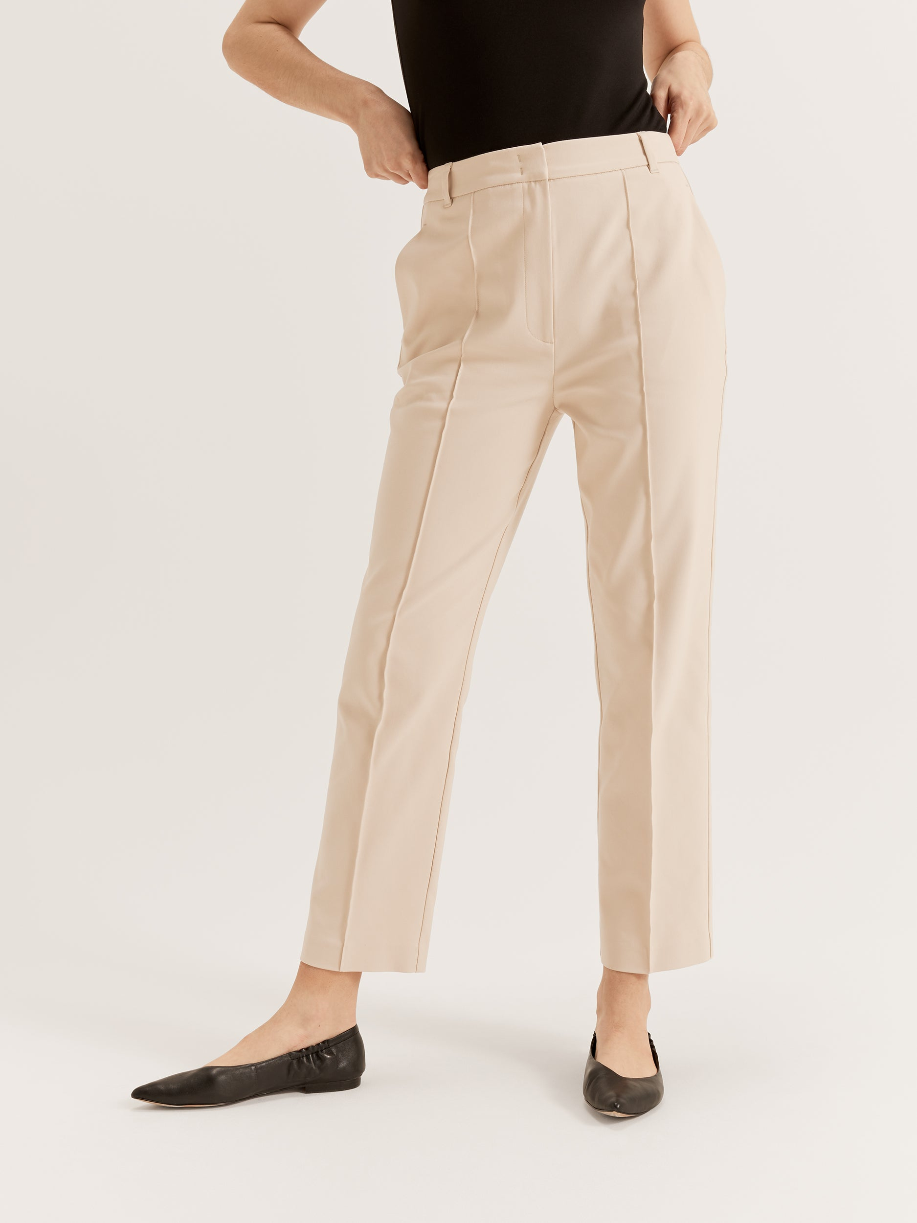 Arianna Tapered Leg Pant