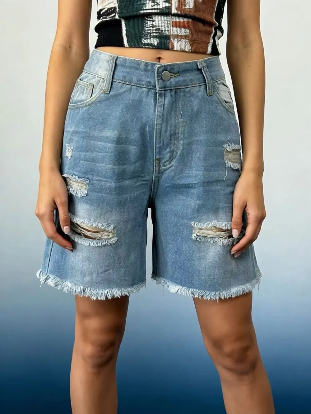 Modern Raw Hem Frayed Hem Frayed Distressed Shorts