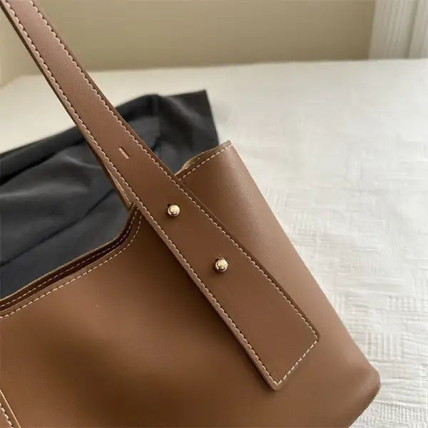 Everyday Roomy Everyday Tote Bag