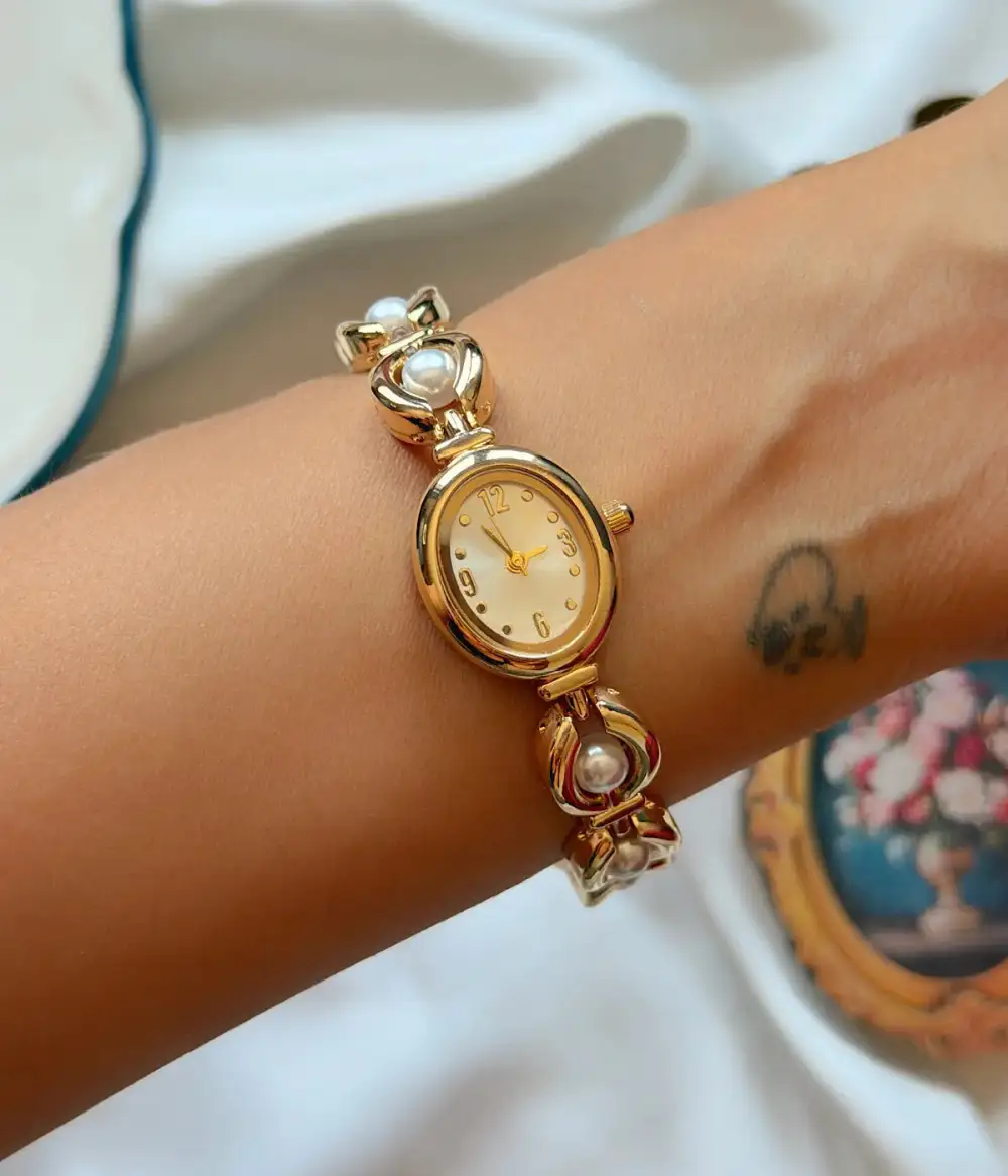 Vintage Pearl Detail Fashion Watch