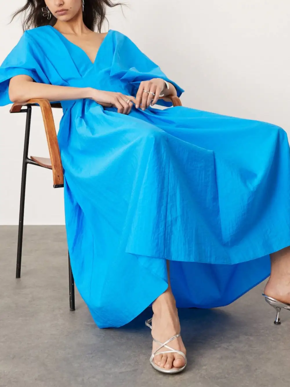 V Neck Short Sleeve In Midi Dress
