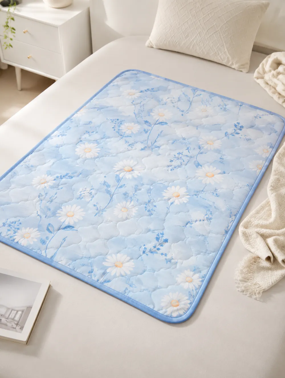 Floral Daisy Blue Print Cooling Mat