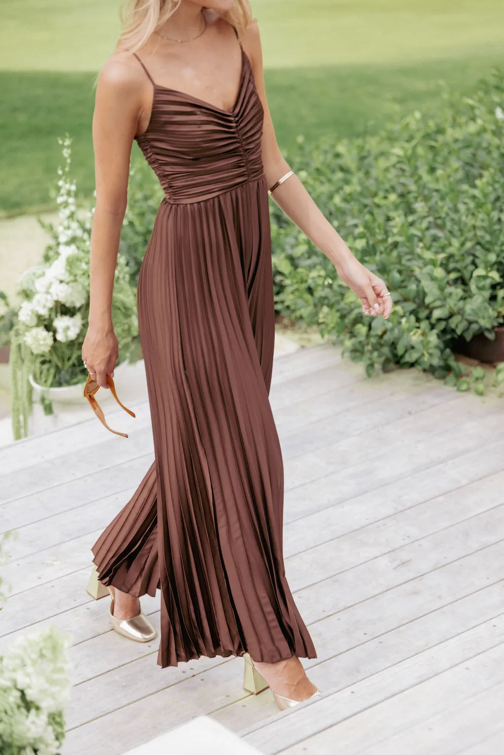 Classic V-Neck Wide-Leg Sleeveless Jumpsuit