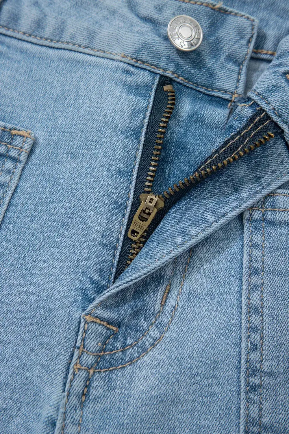 Casual High Rise Pocketed Denim Shorts