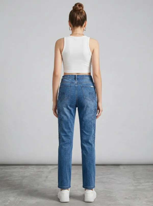 Women's Classic Floral Pattern Embroidered Straight Jeans