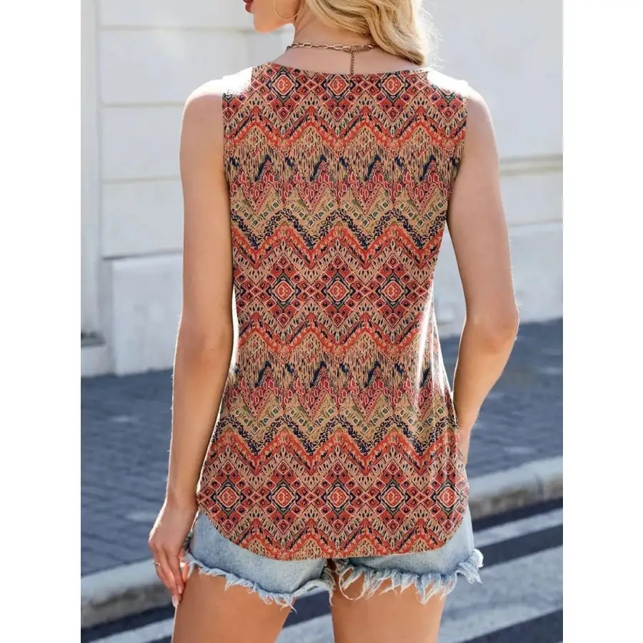 Minimal Scoop Neck Wide Strap Tank