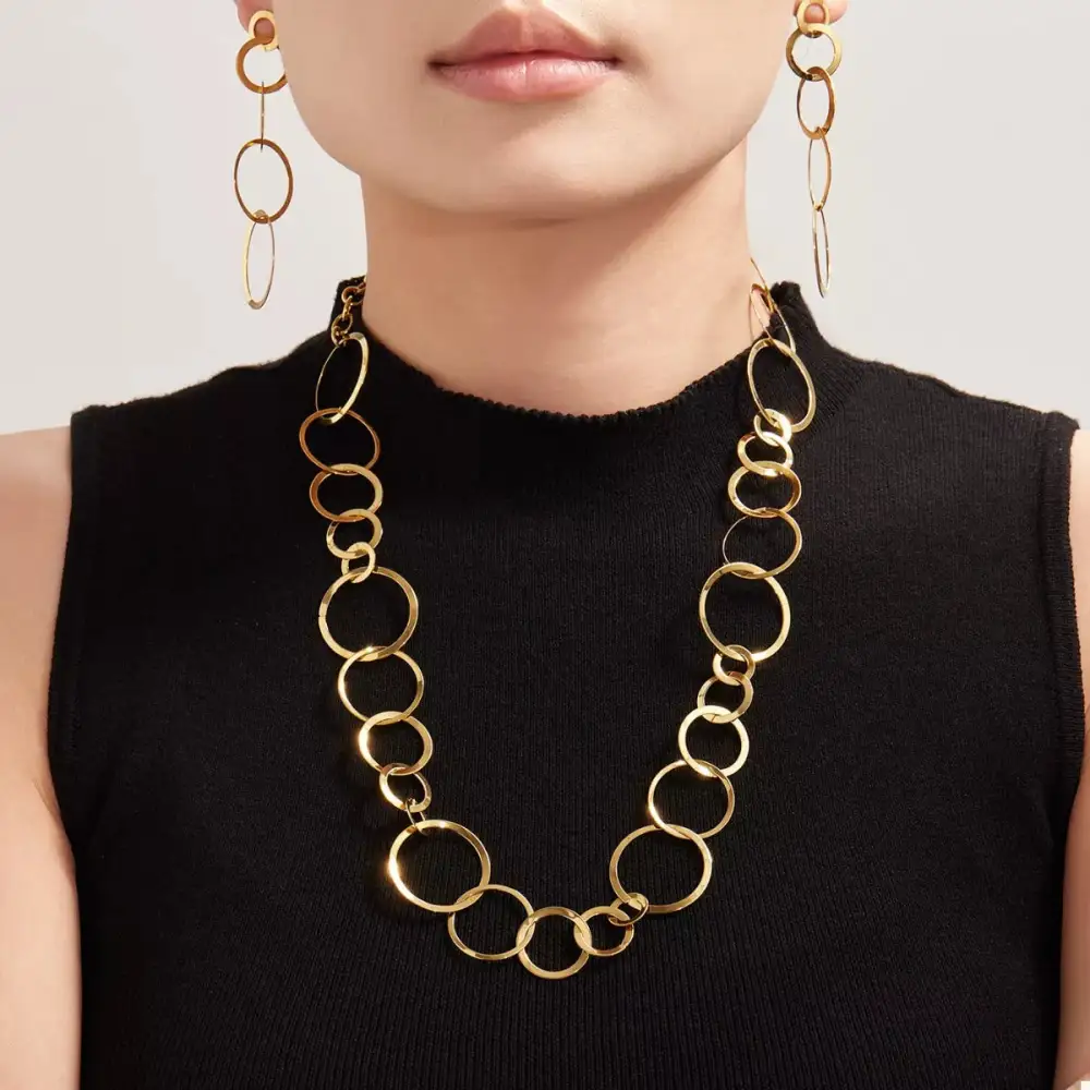 Relaxed Profile Pendant Necklace