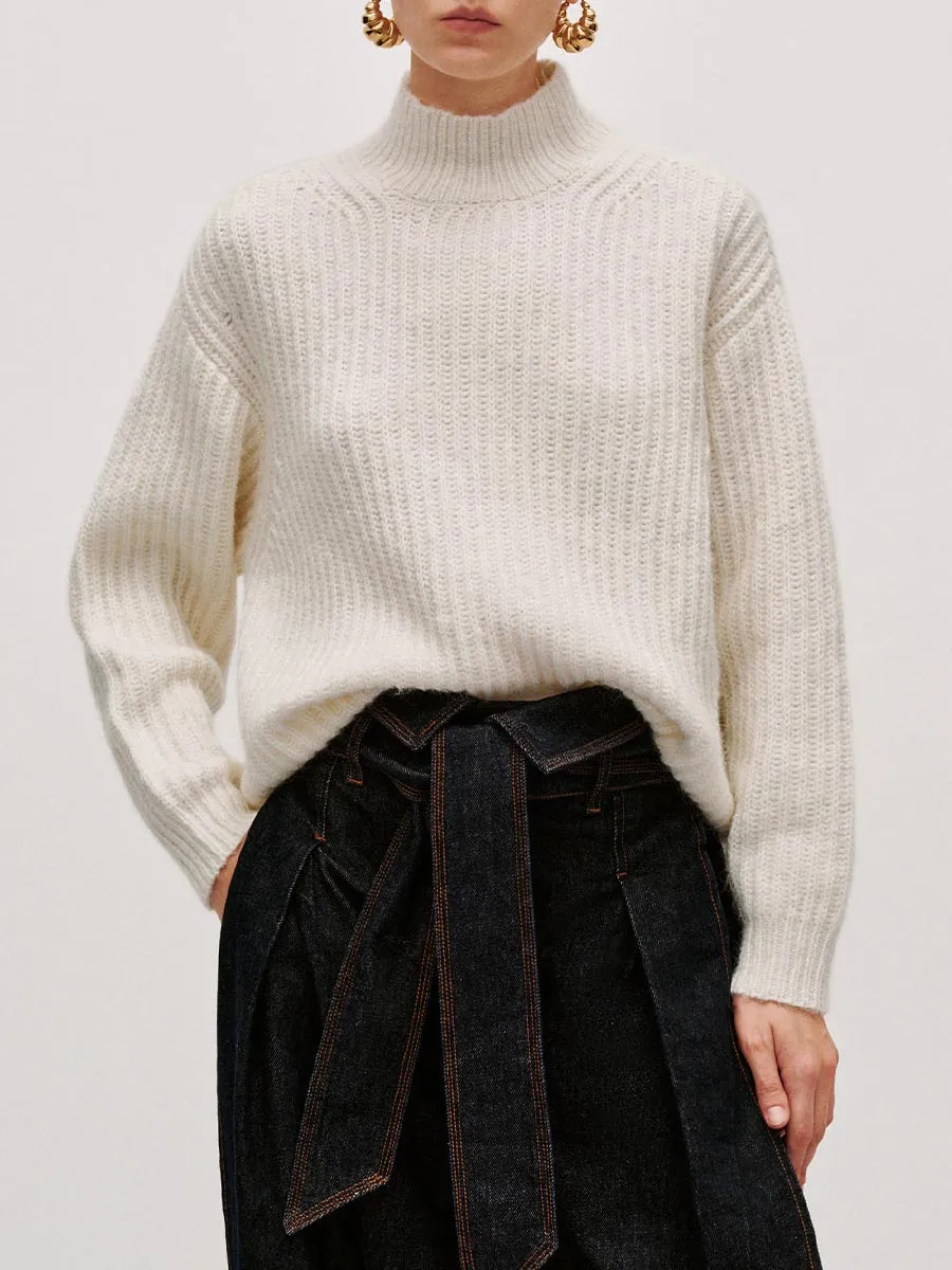 A White High-Neck Casual Knitted Sweater For Ladies