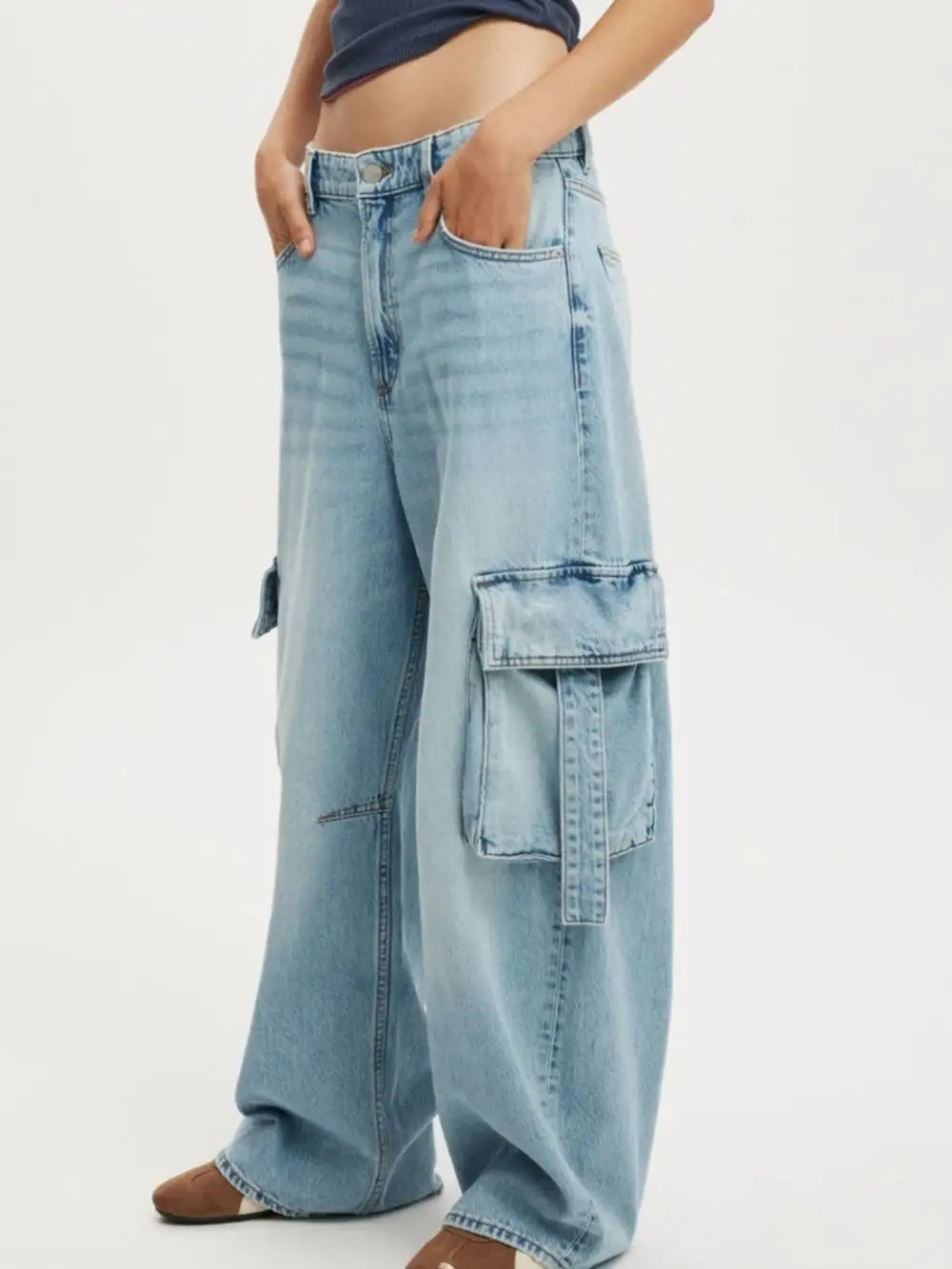 Pocketed Wide Leg Denim Jeans