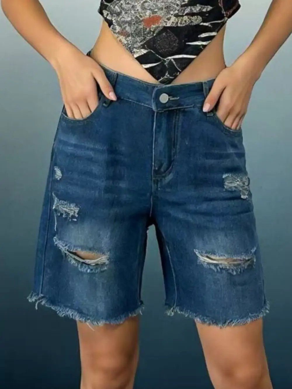 Modern Raw Hem Frayed Hem Frayed Distressed Shorts