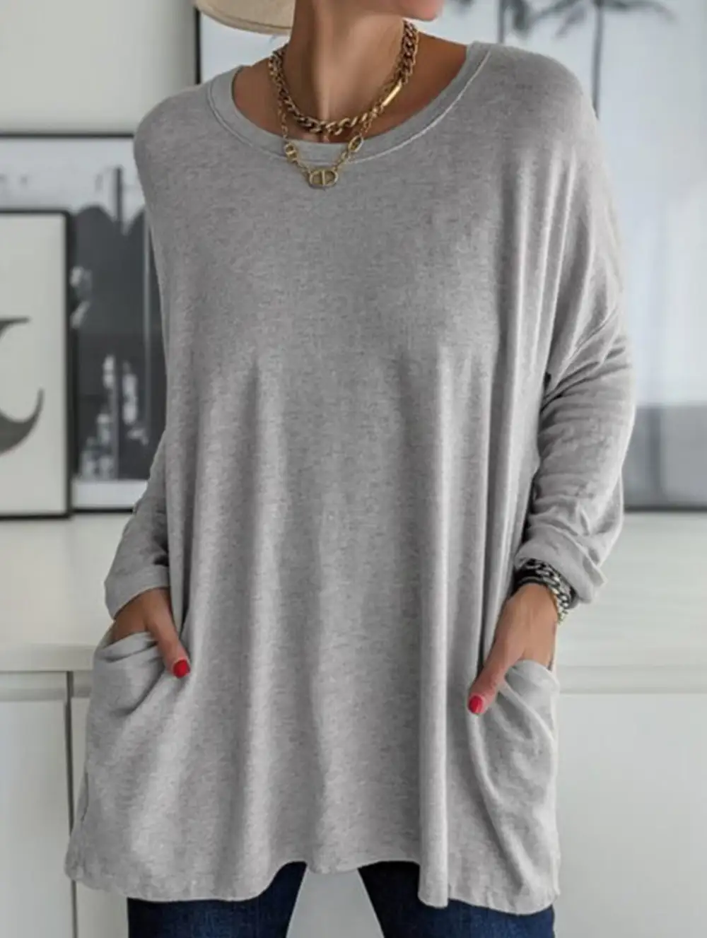 Round Neck Loose Pocket Tee