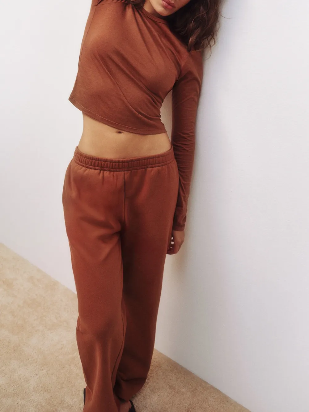 Fitted Crew Neck Long Sleeve Knit Top