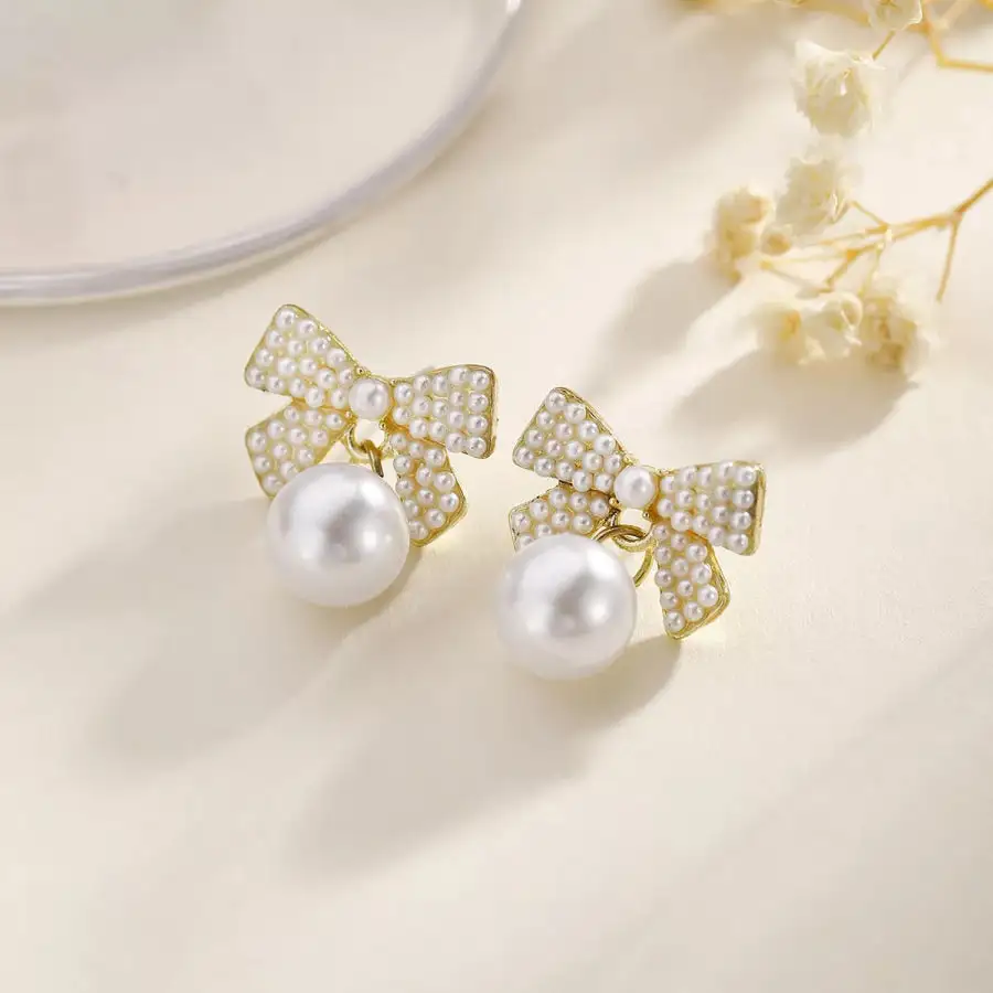 Everyday Pearl Bowknot Drop Earrings