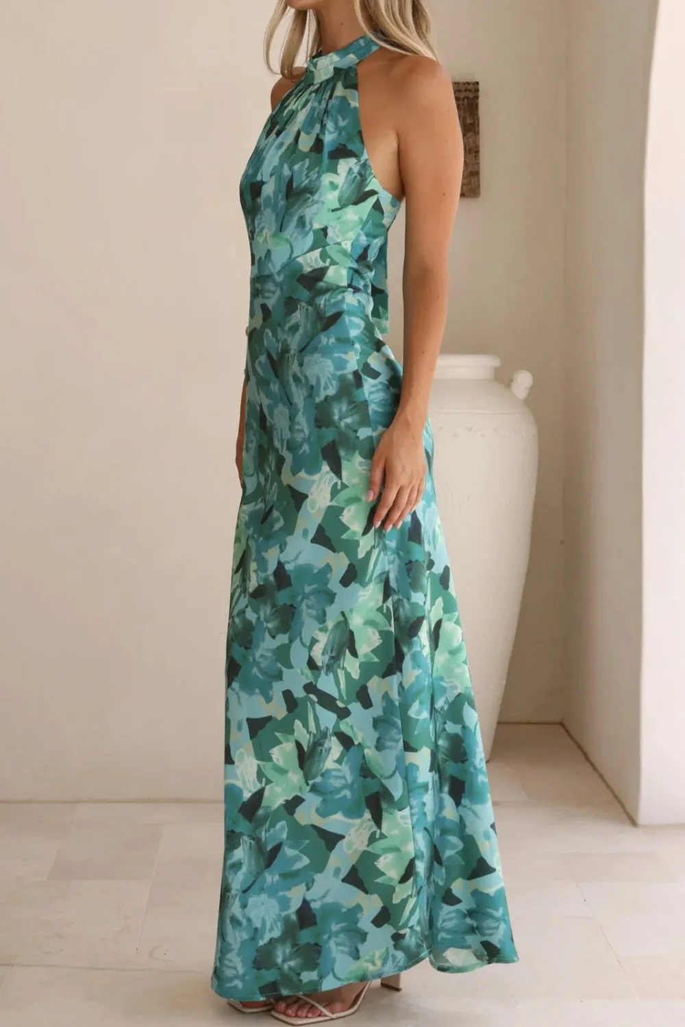 Lightweight Feel Floral Printed Maxi Dress